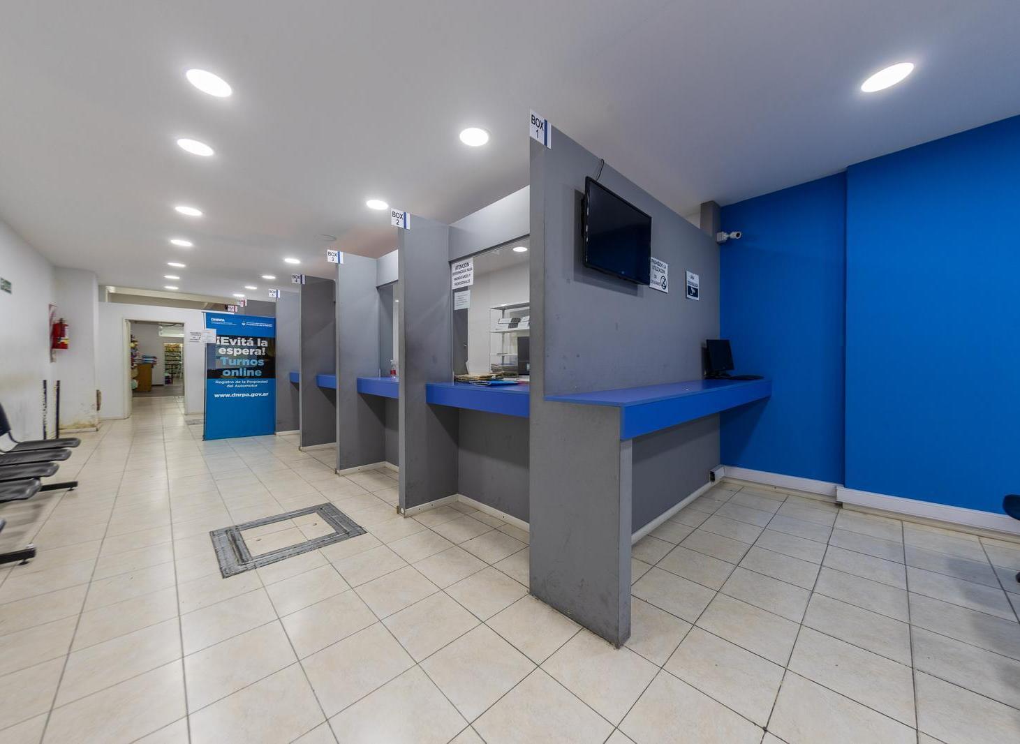 Foto de EN VENTA - LOCAL COMERCIAL AL FRENTE - BARRIO MICROCENTRO, imagen 3