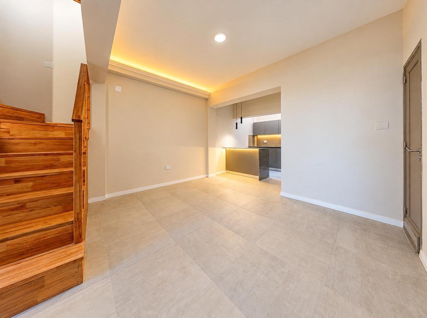 Foto de EN VENTA - CASA 3 DORMITORIOS CON PATIO Y TERRAZA - CENTRO, ROSARIO, imagen 1