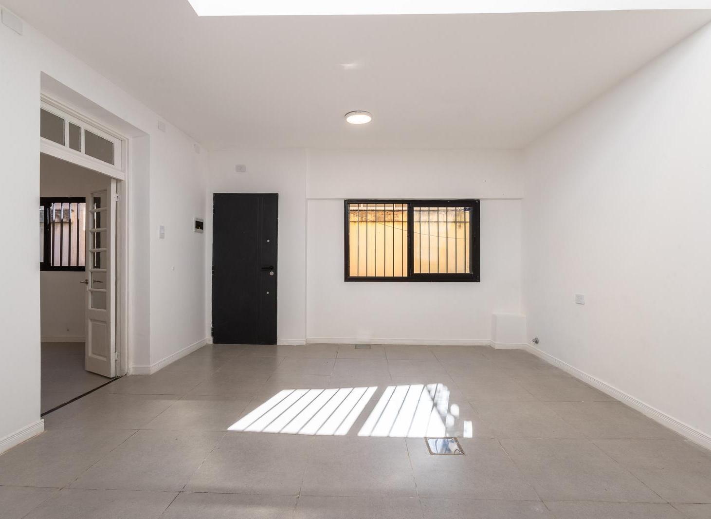 Foto de VENTA CASA PASILLO TRES DORMITORIOS RECICLADA BARRIO LOURDES, imagen 5
