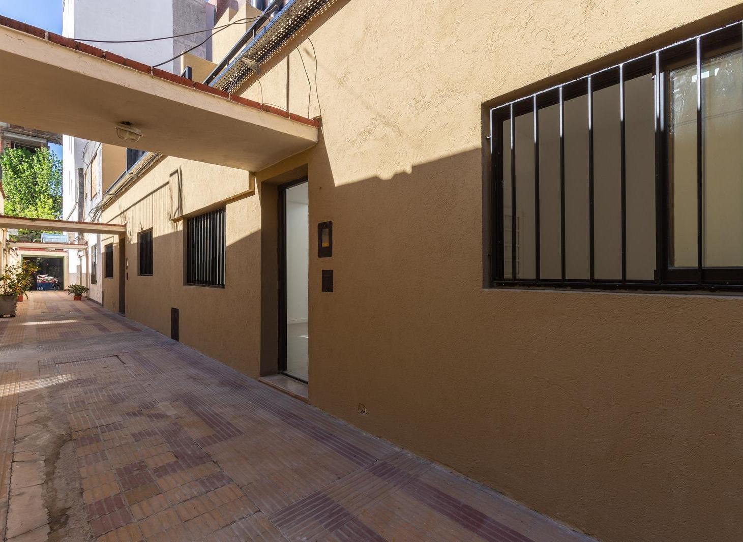 Foto de VENTA CASA PASILLO TRES DORMITORIOS RECICLADA BARRIO LOURDES, imagen 1