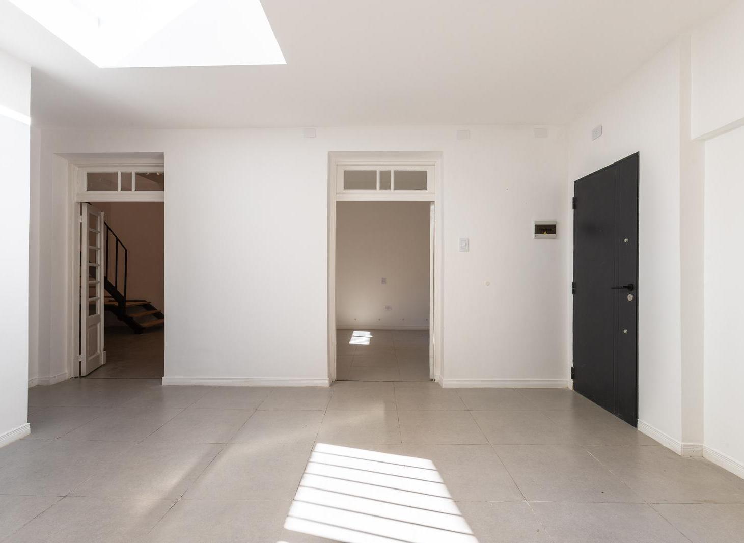 Foto de VENTA CASA PASILLO TRES DORMITORIOS RECICLADA BARRIO LOURDES, imagen 3
