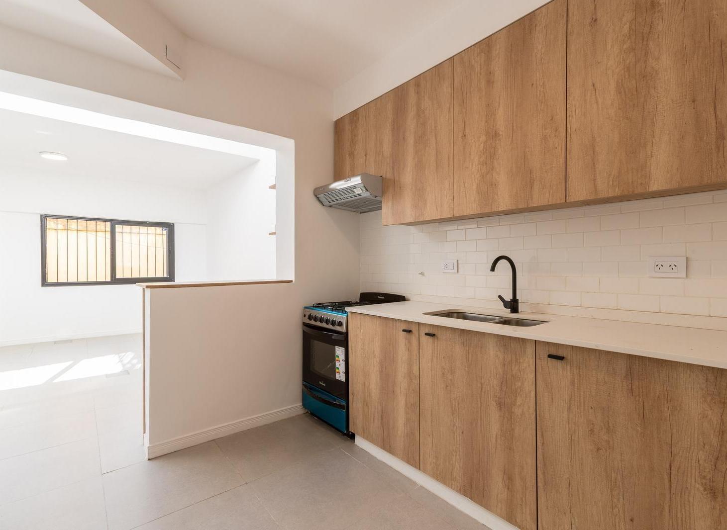 Foto de VENTA CASA PASILLO TRES DORMITORIOS RECICLADA BARRIO LOURDES, imagen 4