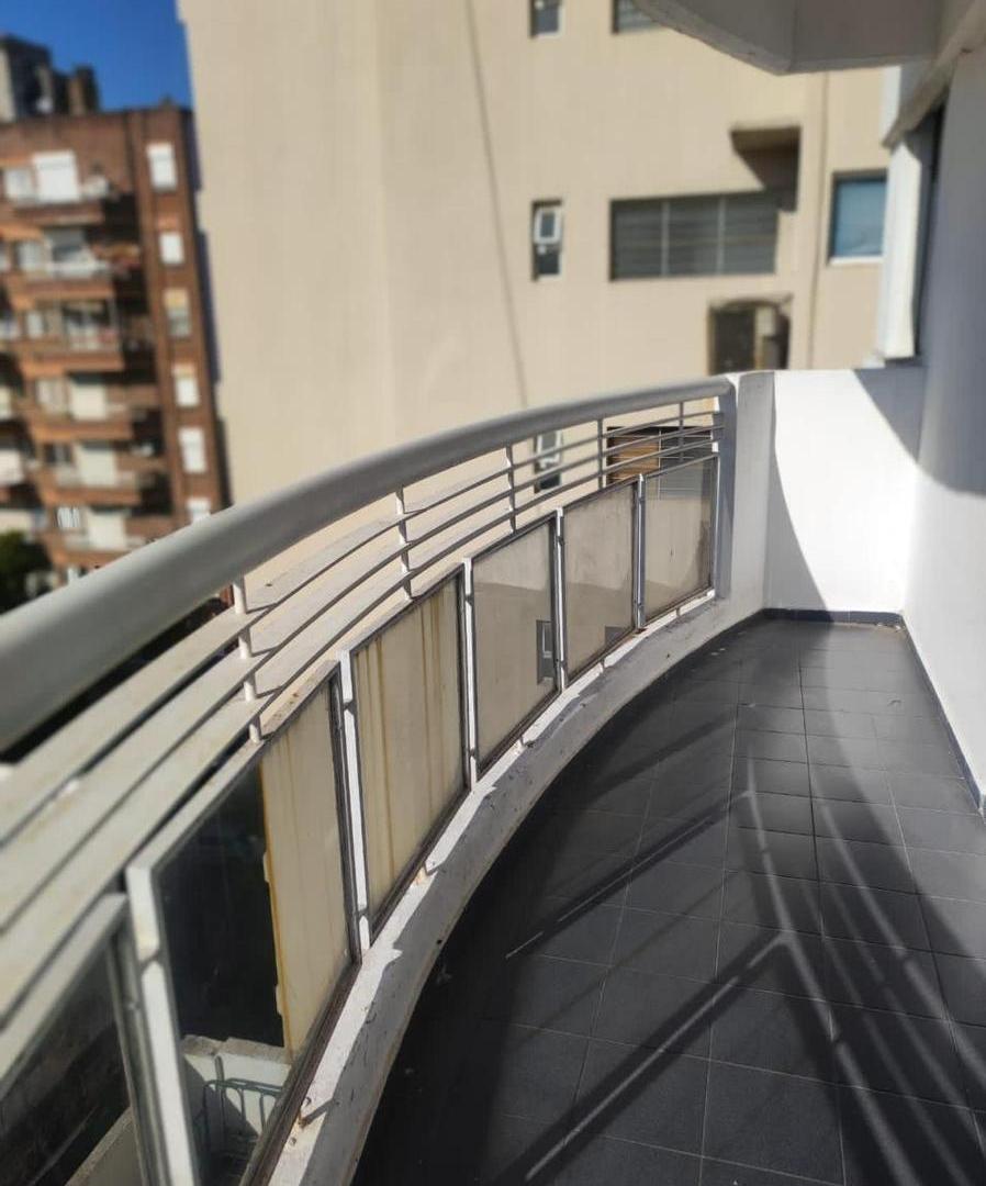 Foto de VENTA DEPARTAMENTO UN DORMITORIO CON BALCON BARRIO CENTRO, imagen 3