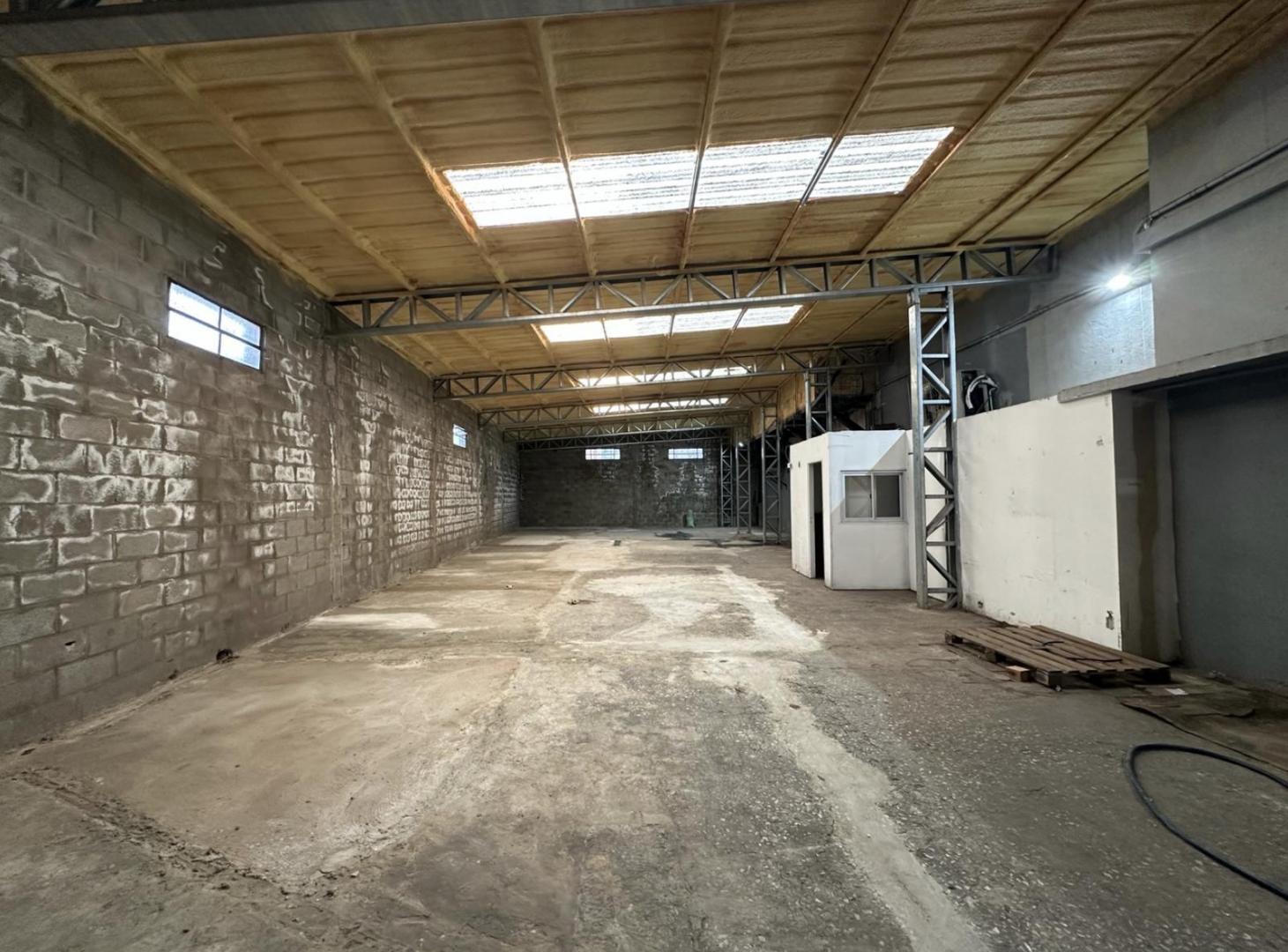 Foto de ALQUILER - GALPON, imagen 1