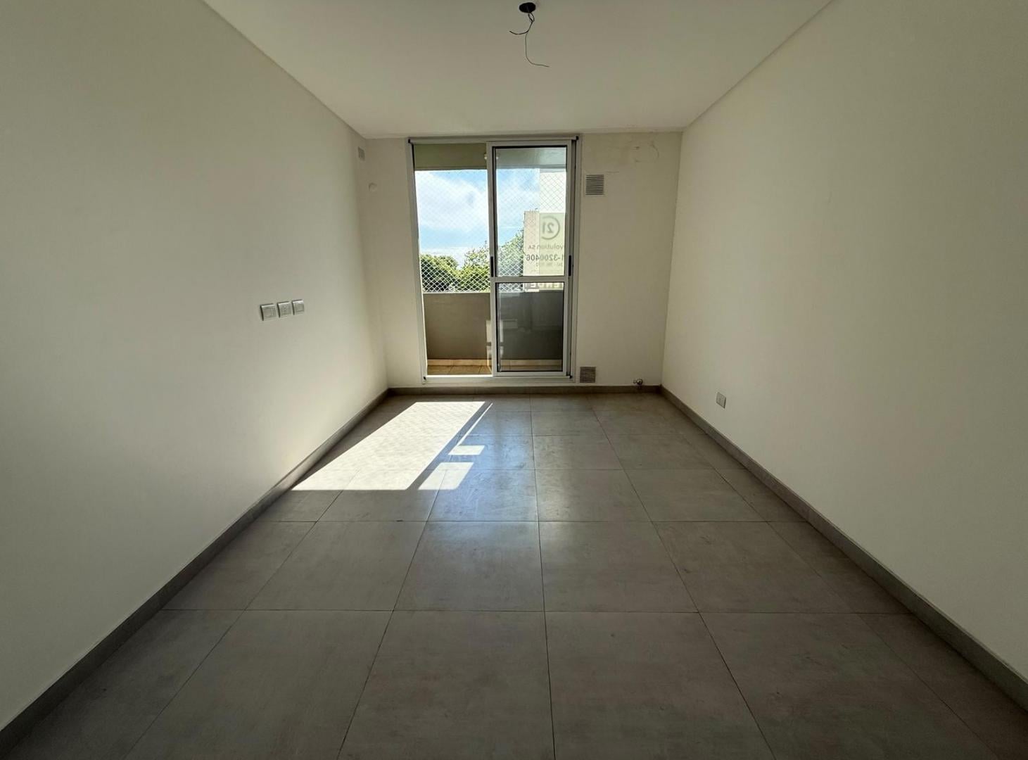 Foto de VENTA - DEPARTAMENTO UN DORMITORIO CON BALCON AL FRENTE - ECHESORTU, imagen 3