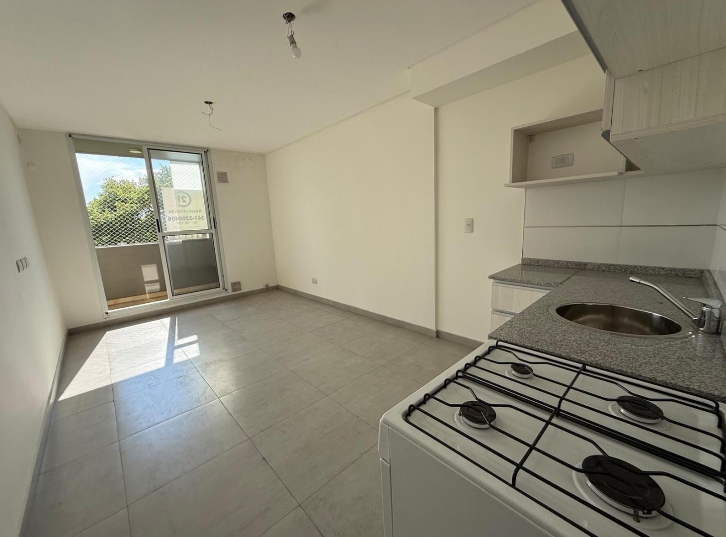 Foto de VENTA - DEPARTAMENTO UN DORMITORIO CON BALCON AL FRENTE - ECHESORTU, imagen 5