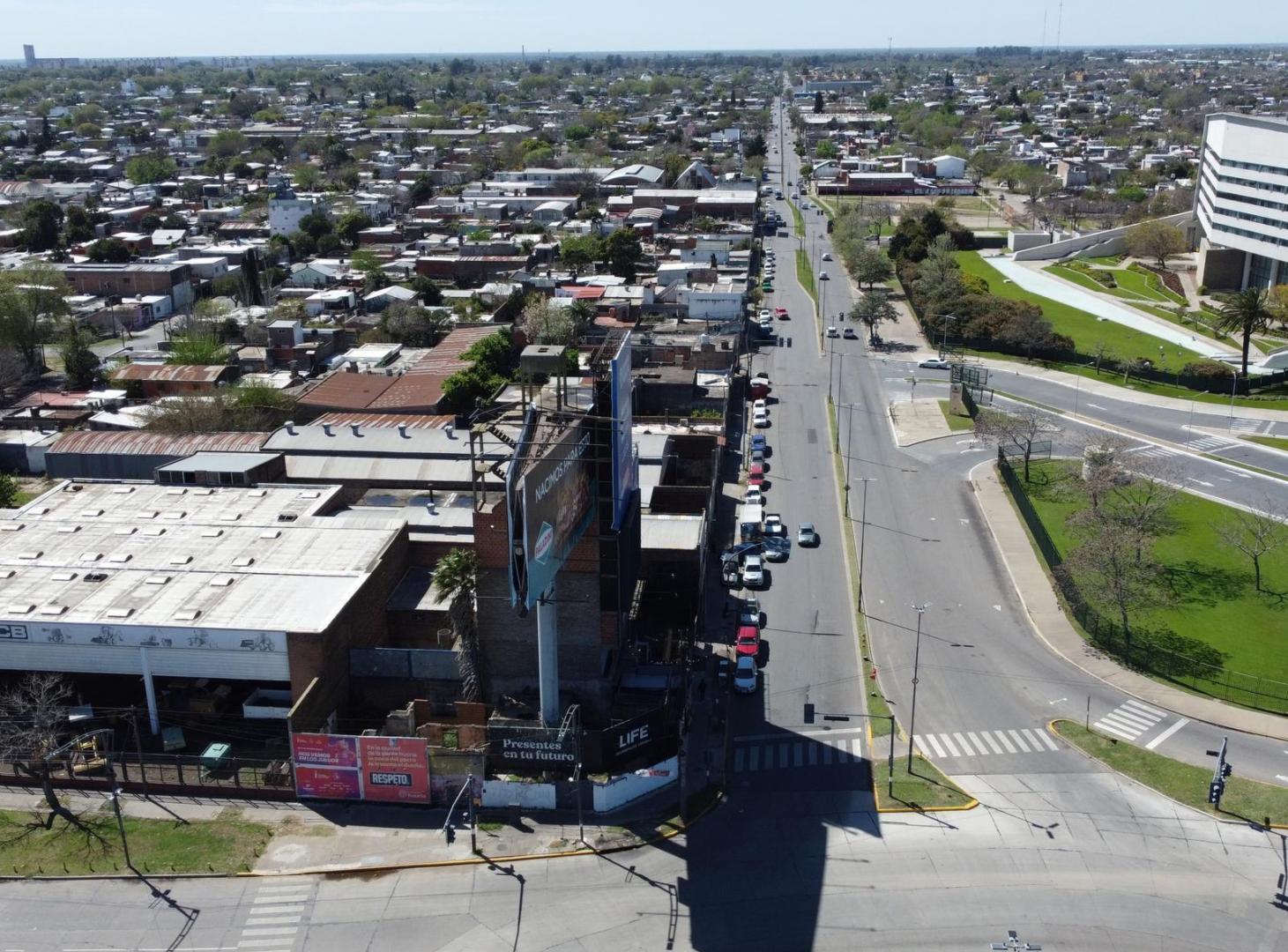Foto de VENTA TERRENO ESQUINA SOBRE OROÑO FRENTE AL CASINO - BARRIO LAS DELICIAS, imagen 2