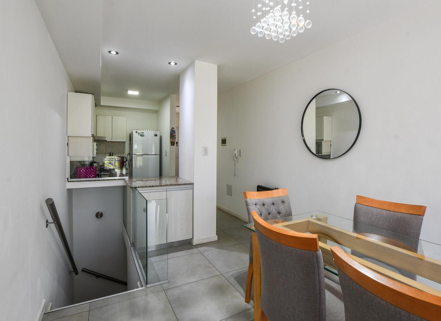 Foto de VENTA - DEPARTAMENTO DUPLEX DOS DORMITORIOS - ZONA CENTRO, imagen 3