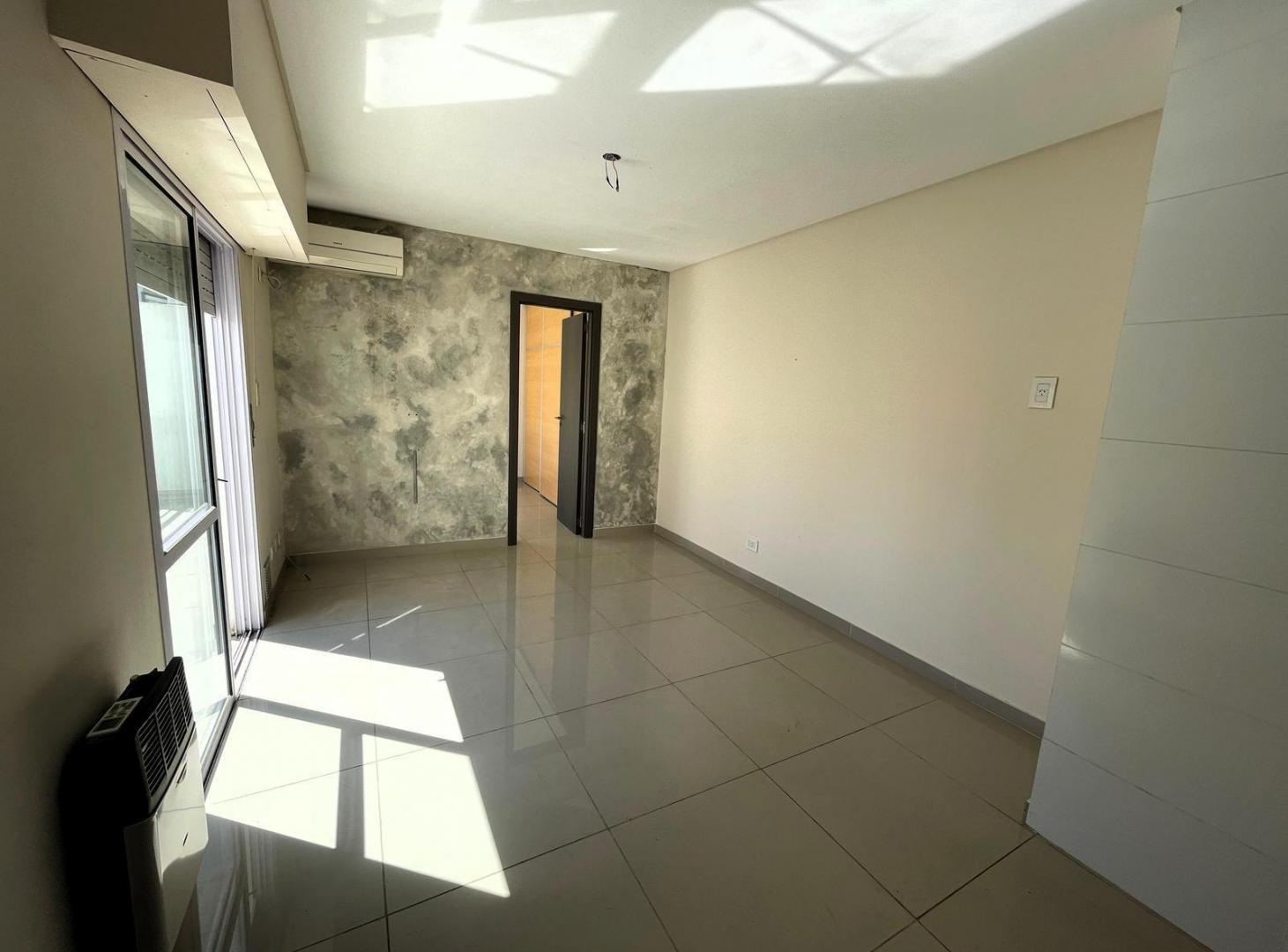 Foto de Alquiler en centro - Departamento de un dormitorio con balcón, imagen 2