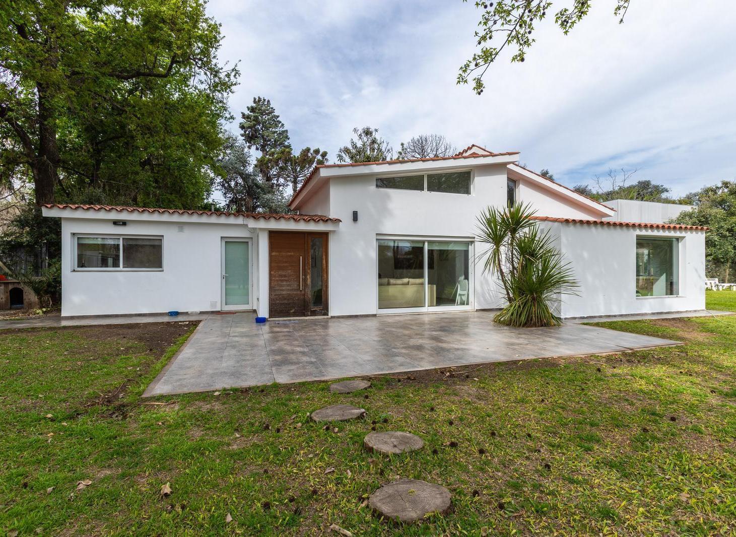 Foto de VENTA CASAS DE DOS DORMITORIOS CON AMPLIO JARDIN FUNES, imagen 5