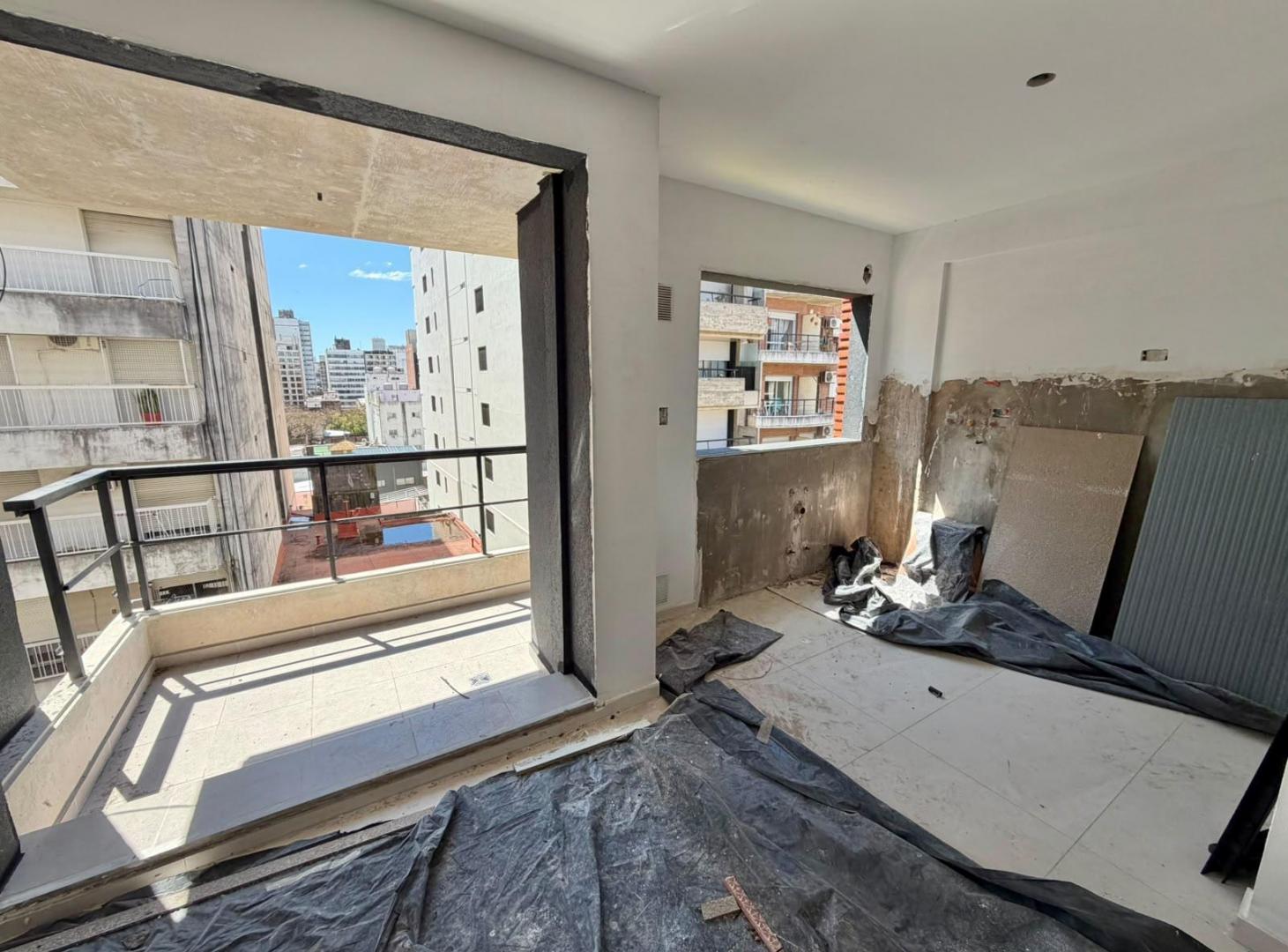 Foto de VENTA DEPARTAMENTO DOS DORMITORIOS CON TERRAZA EXCLUSIVA BARRIO CENTRO, imagen 1