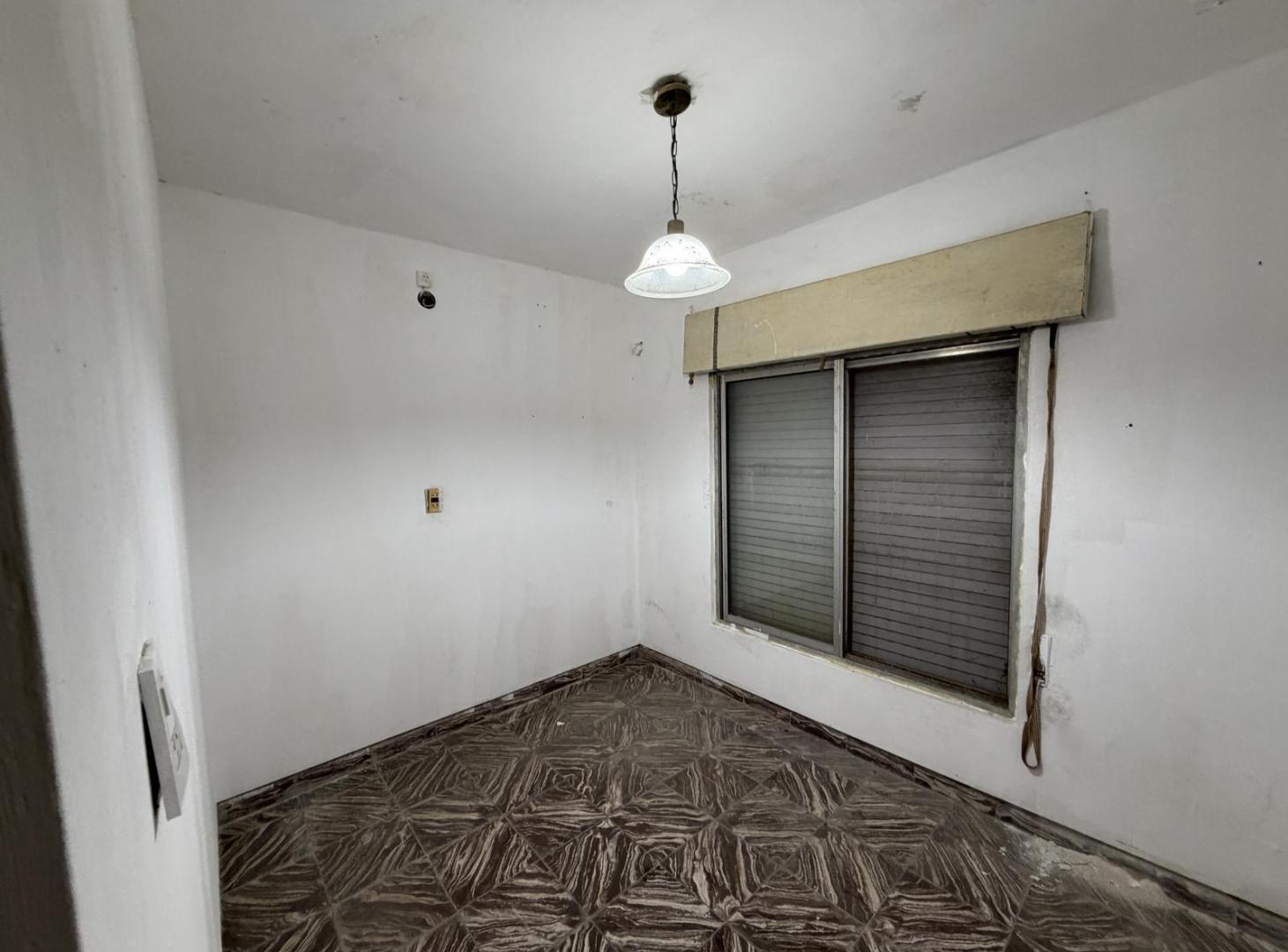 Foto de CASA EN VENTA DE 2 DORMITORIOS EN GRANADERO BAIGORRIA, imagen 4