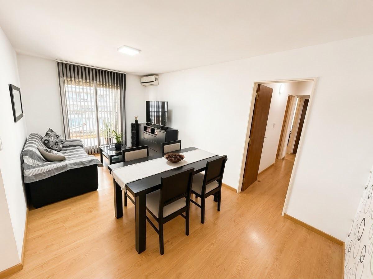 Foto de VENTA - DEPARTAMENTO DOS DORMITORIOS CON BALCON AL FRENTE - MARTIN, imagen 1