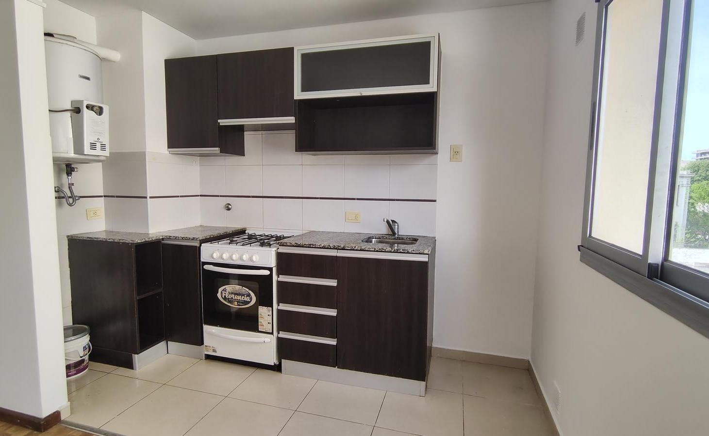 Foto de VENTA DEPARTAMENTO MONOAMBIENTE ABASTO, imagen 2
