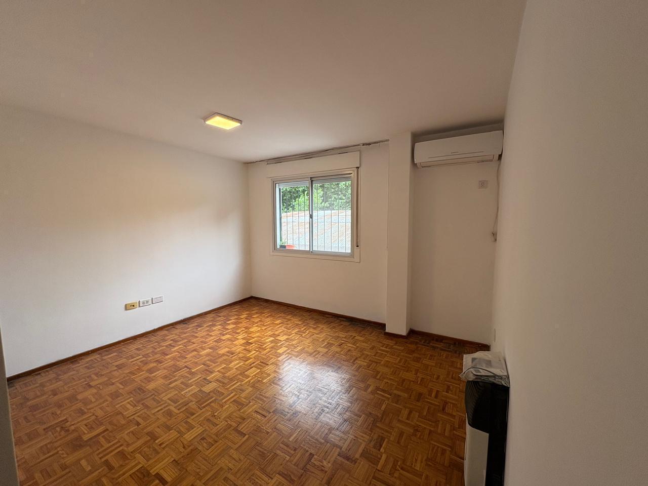 Foto de ALQUILER - DEPARTAMENTO DE 2 DORMITORIOS + COMODIN Y COCHERA - PICHINCHA, imagen 2