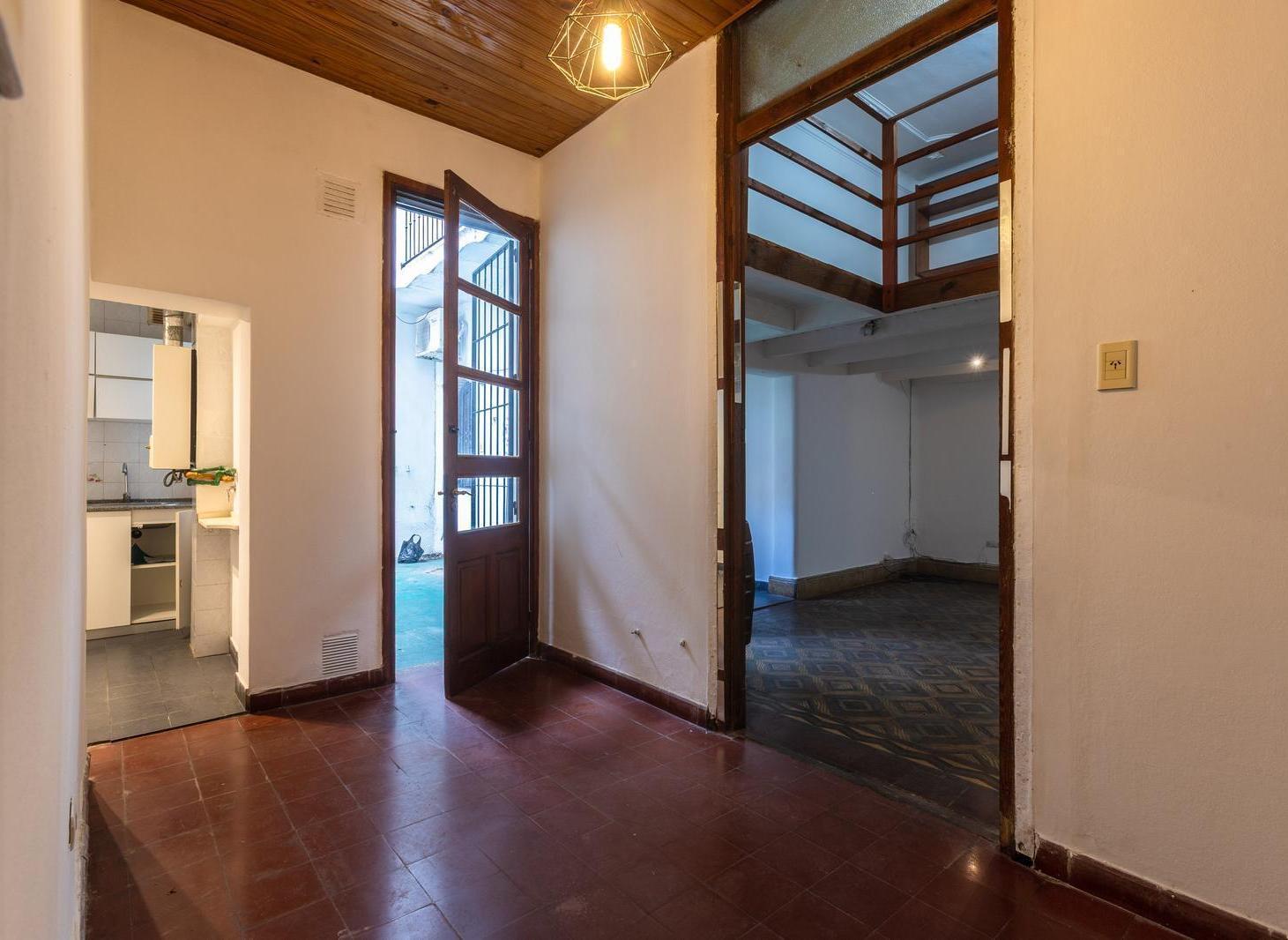 Foto de EN VENTA CASA DE PASILLO DE DOS DORMITORIOS MAS COMODIN EN BARRIO MARTIN, imagen 2