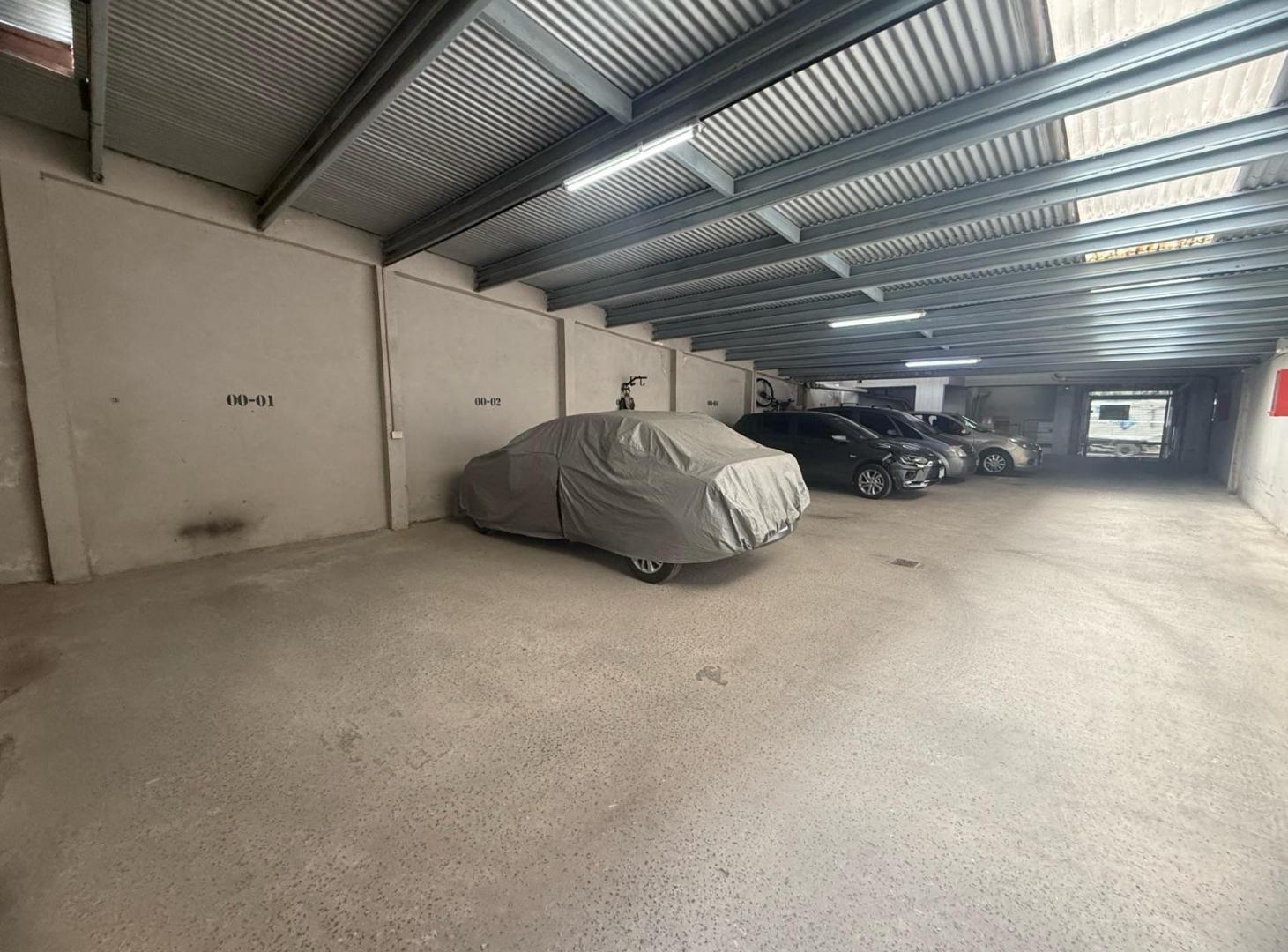 Foto de VENTA COCHERA CUBIERTA - BARRIO ECHESORTU - MENDOZA Y CRESPO, imagen 4