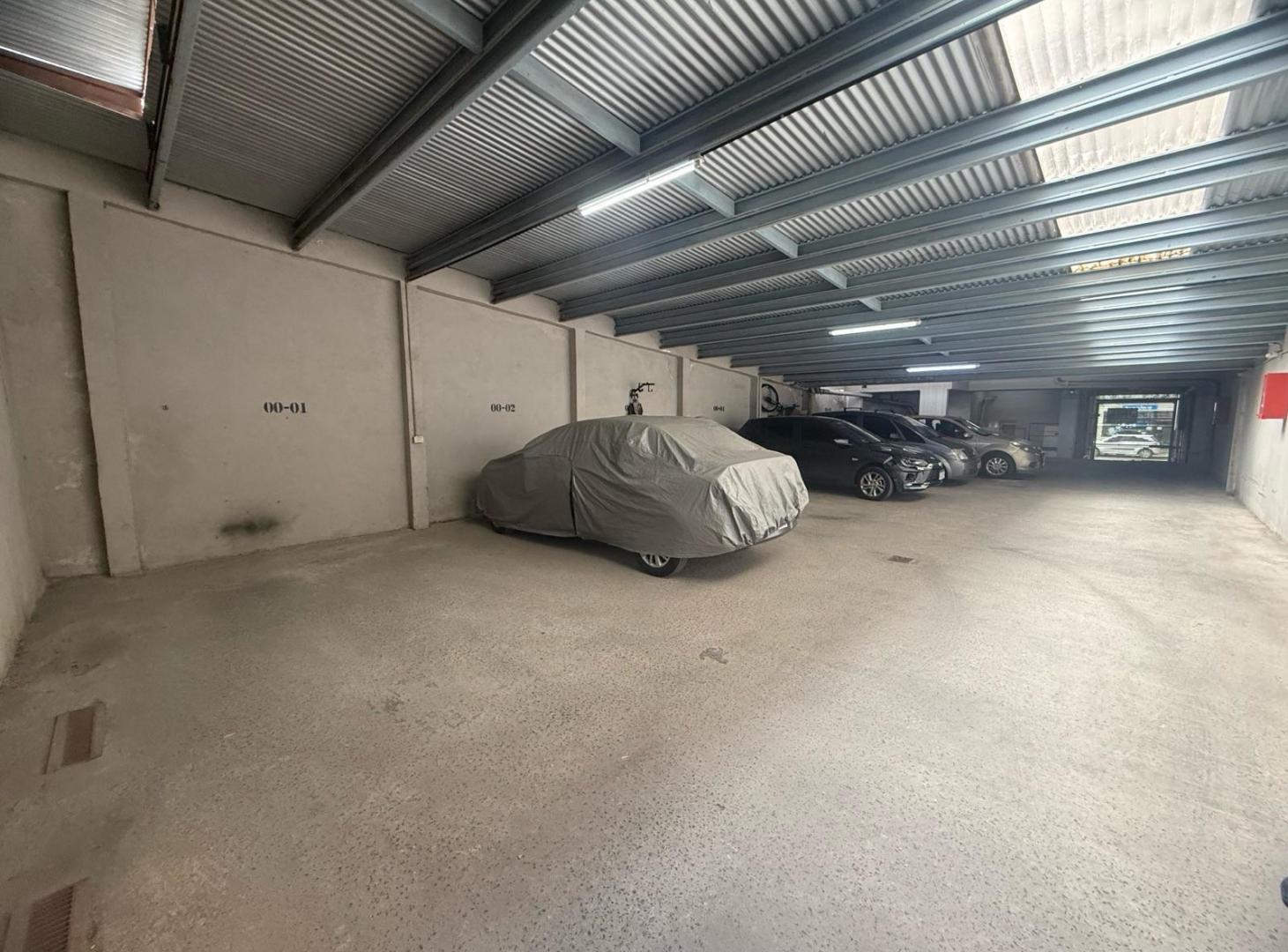 Foto de VENTA COCHERA CUBIERTA - BARRIO ECHESORTU - MENDOZA Y CRESPO, imagen 2