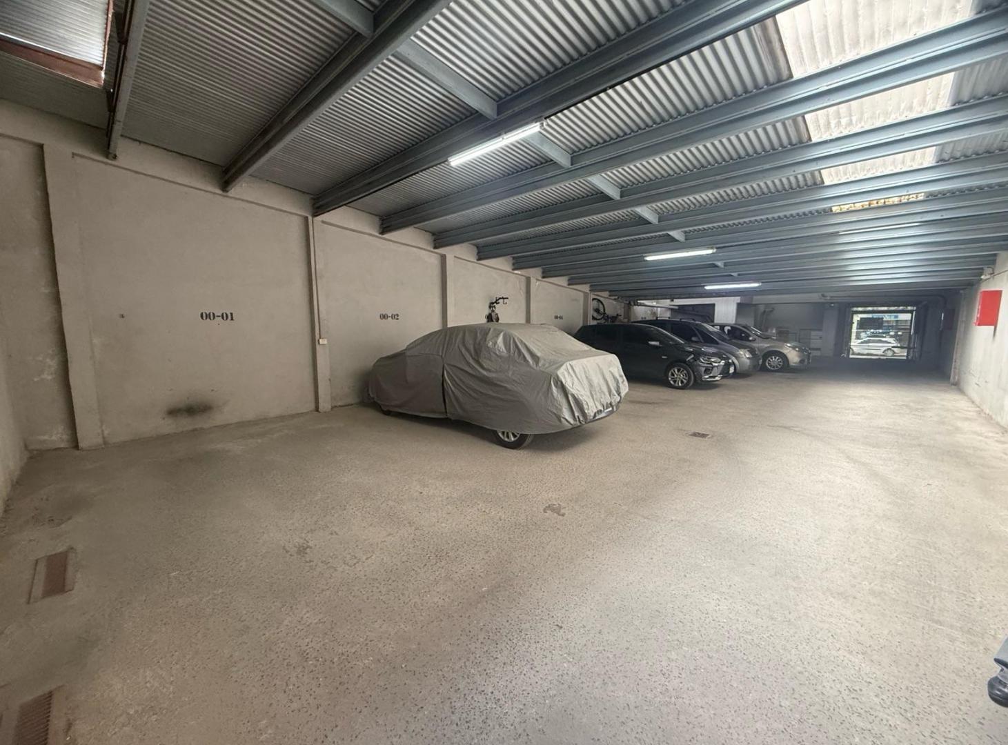 Foto de VENTA COCHERA CUBIERTA - BARRIO ECHESORTU - MENDOZA Y CRESPO, imagen 3