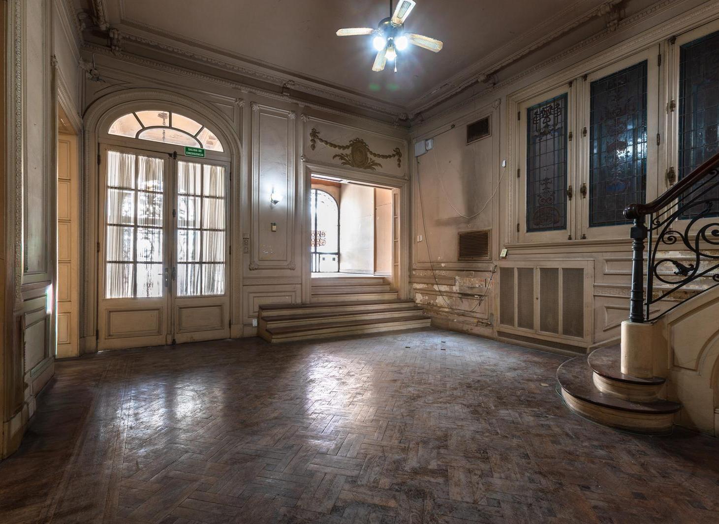 Foto de EN VENTA CASA HISTORICA A REFACCIONAR 525M2 CONTRUIDOS EN BARRIO MARTIN, imagen 3
