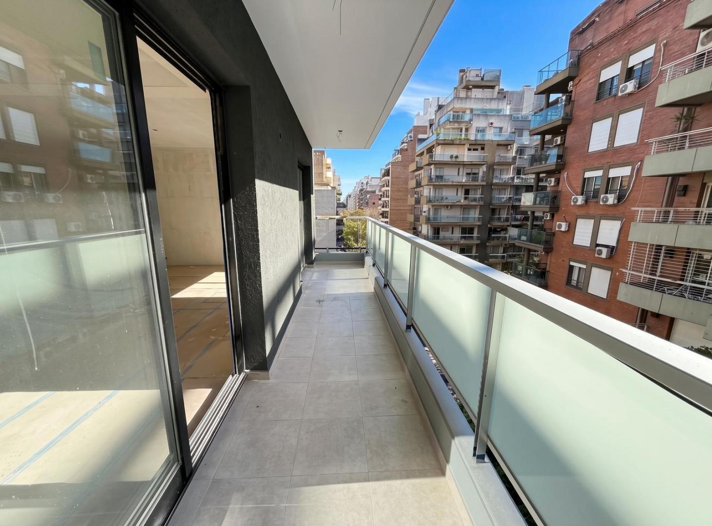 Foto de VENTA - PISO EXCLUSIVO TRES DORMITORIOS CON COCHERA Y BALCON ATERRAZADO, imagen 4