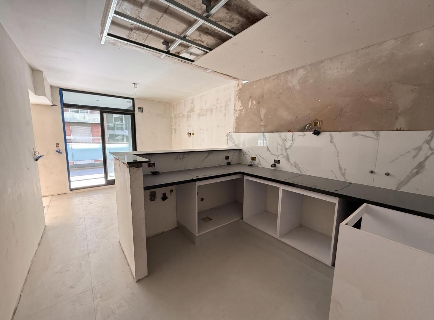 Foto de VENTA - PISO EXCLUSIVO TRES DORMITORIOS CON COCHERA Y BALCON ATERRAZADO, imagen 5