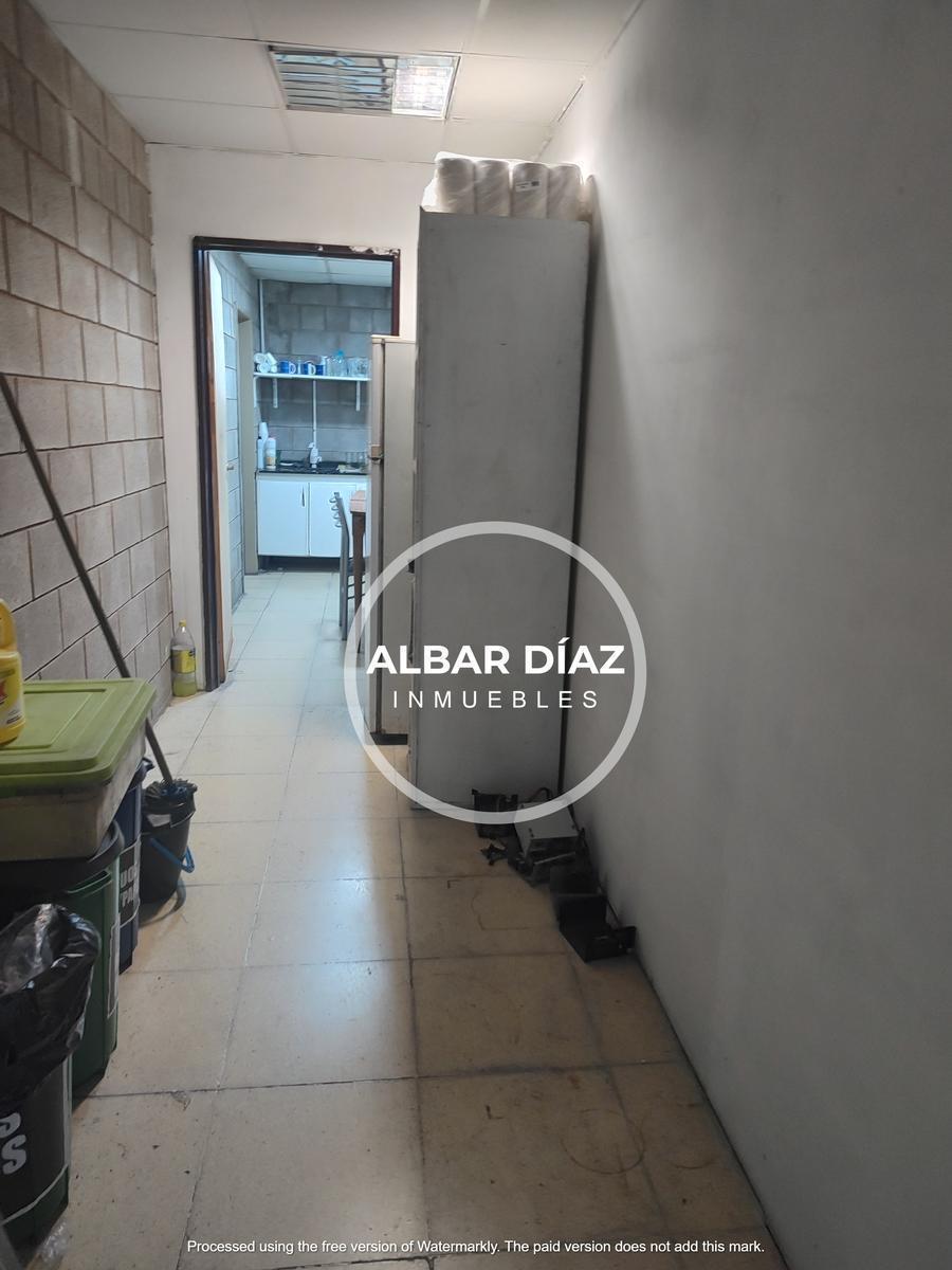 Galpón y Terreno Industrial en Villa Esquiú a Poca Distancia Av Circunvalacion 1
