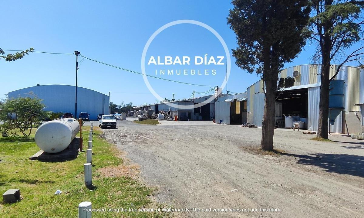 Galpón y Terreno Industrial en Villa Esquiú a Poca Distancia Av Circunvalacion 5
