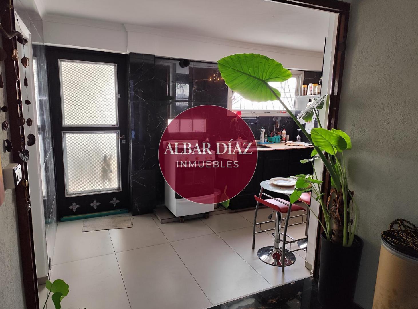 Casa dos dormitorios | segura | Apto Crédito | Remodelada