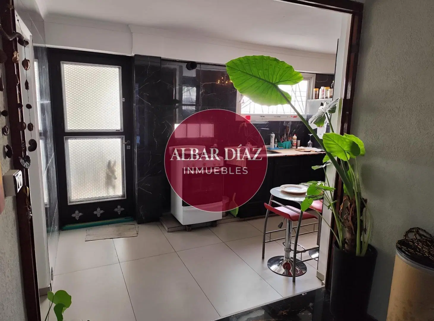 Casa dos dormitorios | segura | Apto Crédito | Remodelada 1
