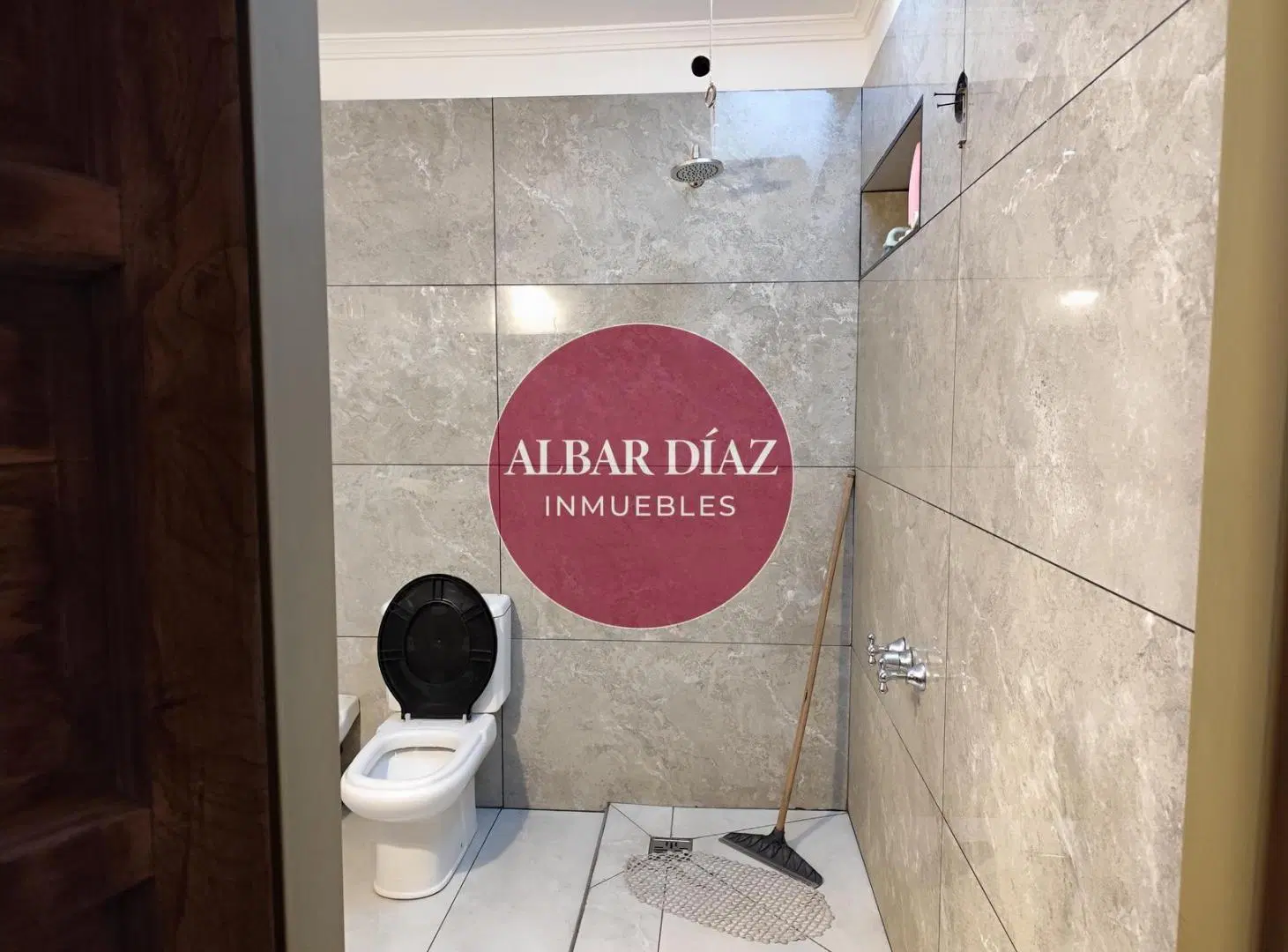 Casa dos dormitorios | segura | Apto Crédito | Remodelada 3