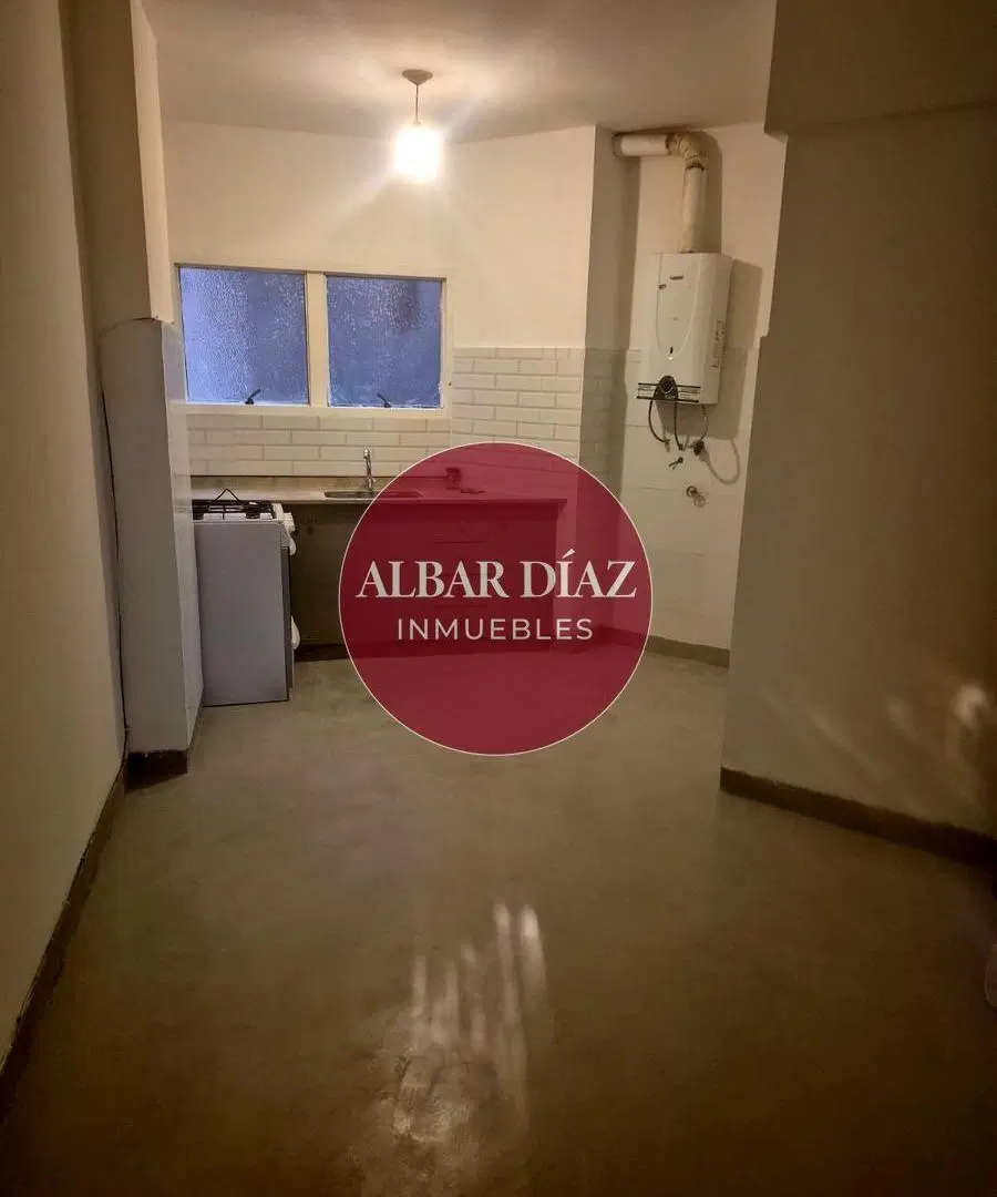 ALQUILER PB 1 DORMITORIO SOBRE IRIGOYEN Frente Plaza Vélez Sarsfield | A metros de Patio Olmos y Bue 2