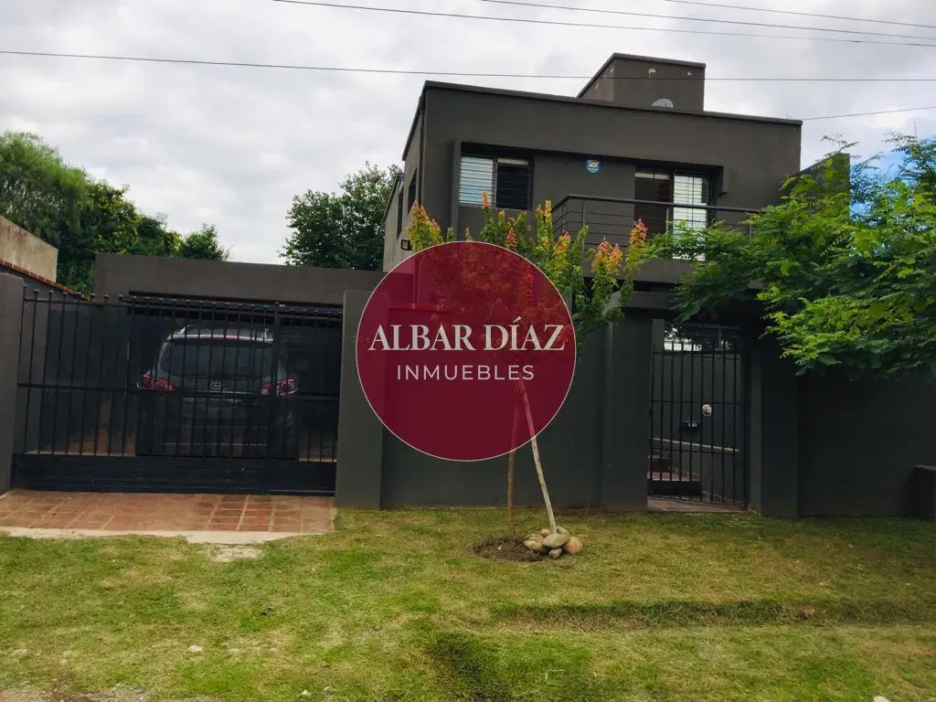 OPORTUNIDAD - CASA en Villa Rivera Indarte 8