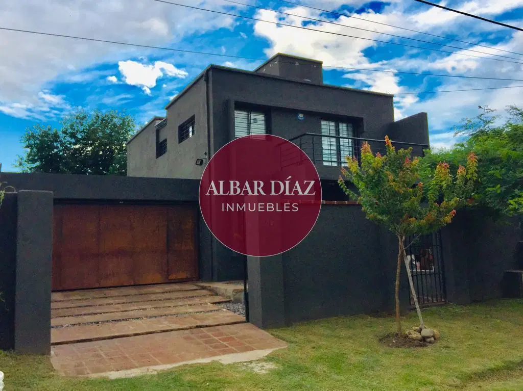 OPORTUNIDAD - CASA en Villa Rivera Indarte 3