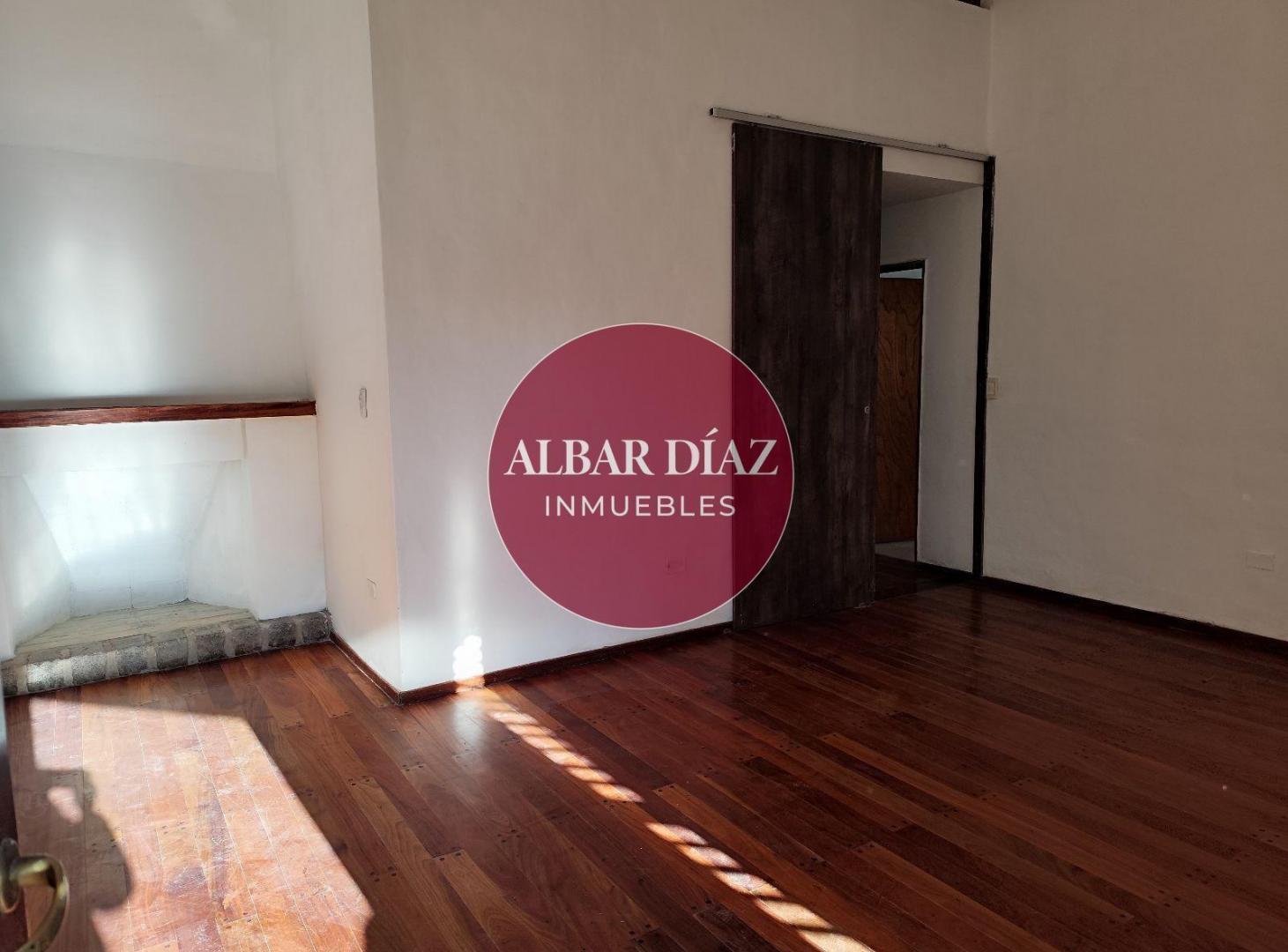 Foto de Residencial Vélez Sarsfield | Casa sobre dos lotes con amplio patio |, imagen 3
