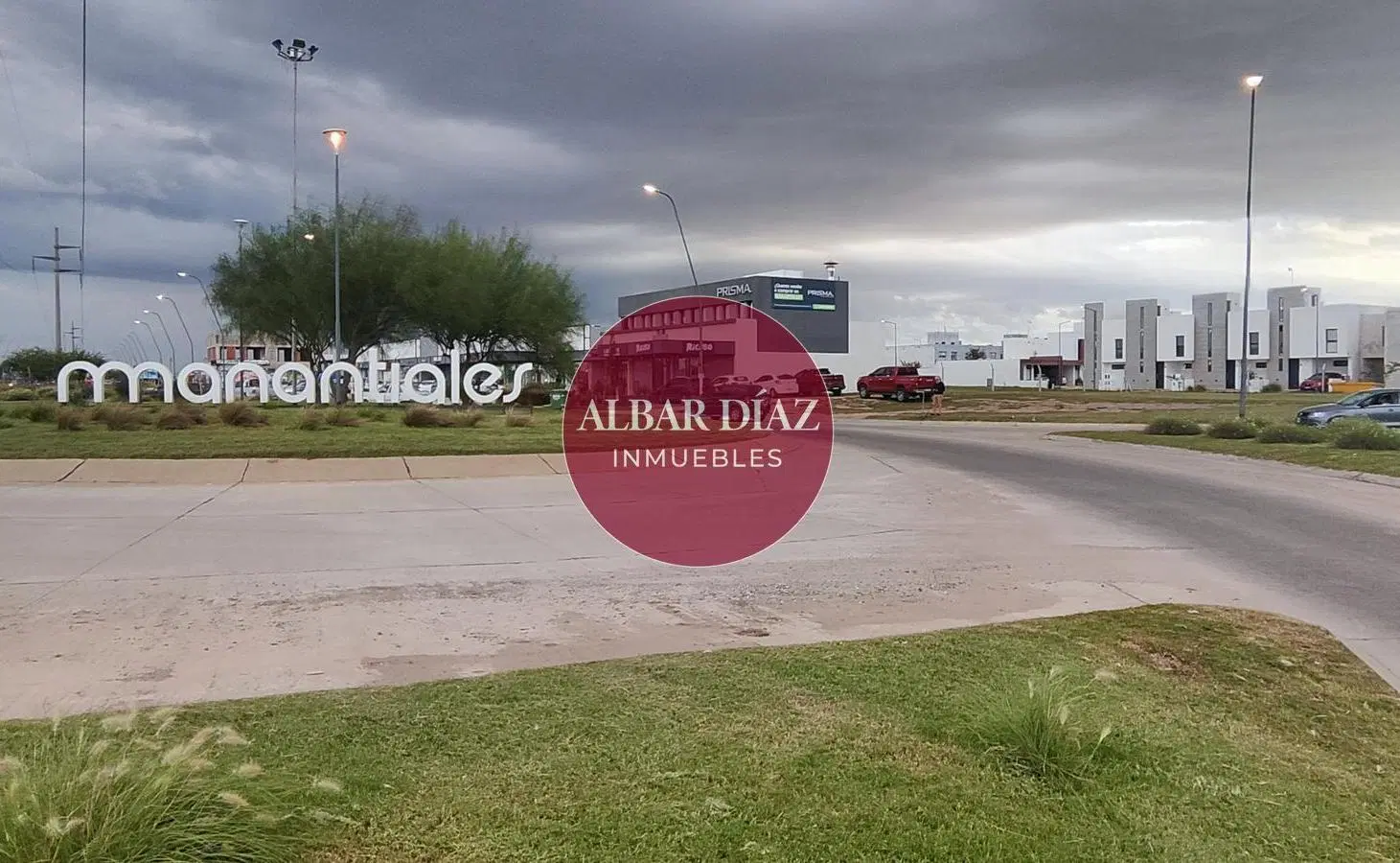 Exclusivo Terreno en ESQUINA EN BRISAS DE MANANTIALES 4