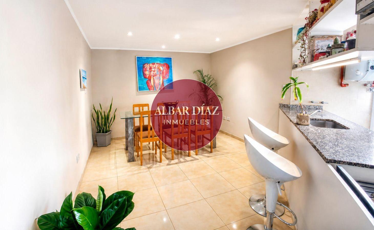 Foto de OPORTUNIDAD Depto en 2 PLANTAS CON 2 DORMITORIOS - General Paz, imagen 4