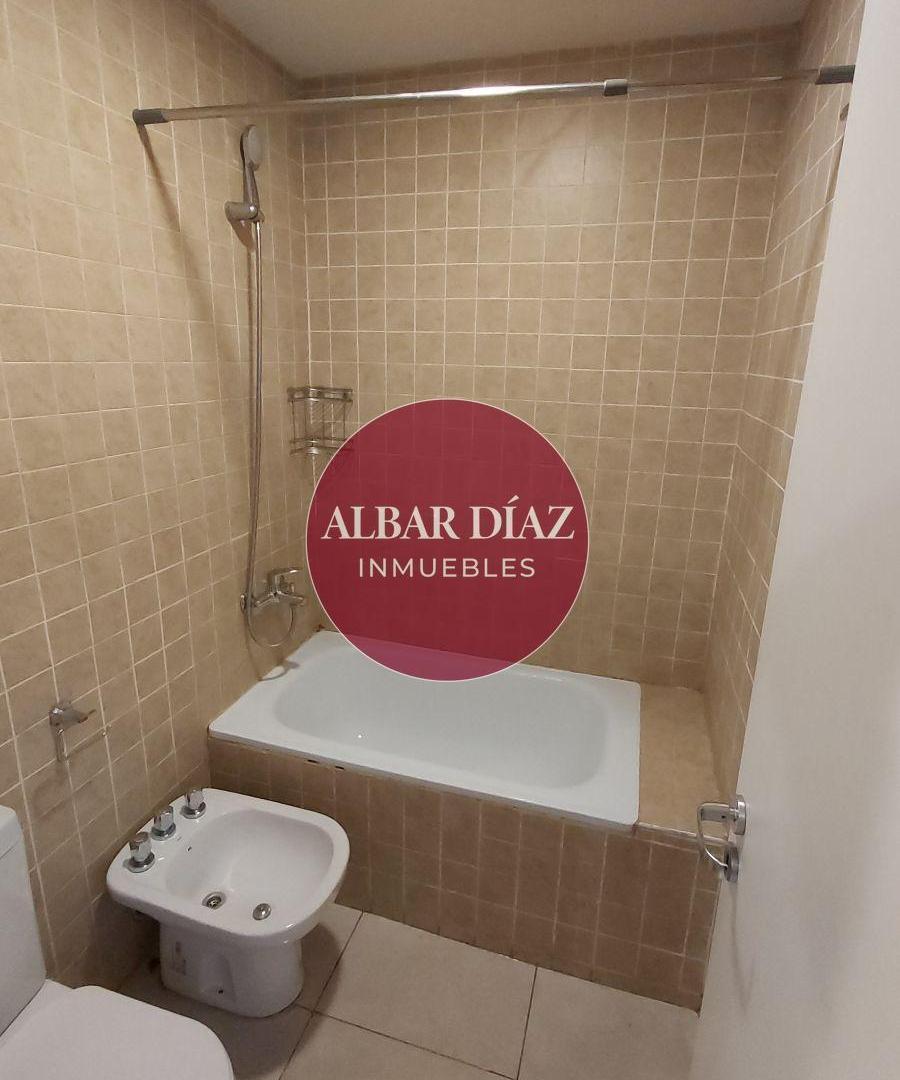 Foto de OPORTUNIDAD Depto en 2 PLANTAS CON 2 DORMITORIOS - General Paz, imagen 5