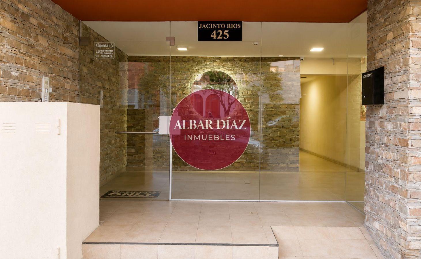 Foto de OPORTUNIDAD Depto en 2 PLANTAS CON 2 DORMITORIOS - General Paz, imagen 2