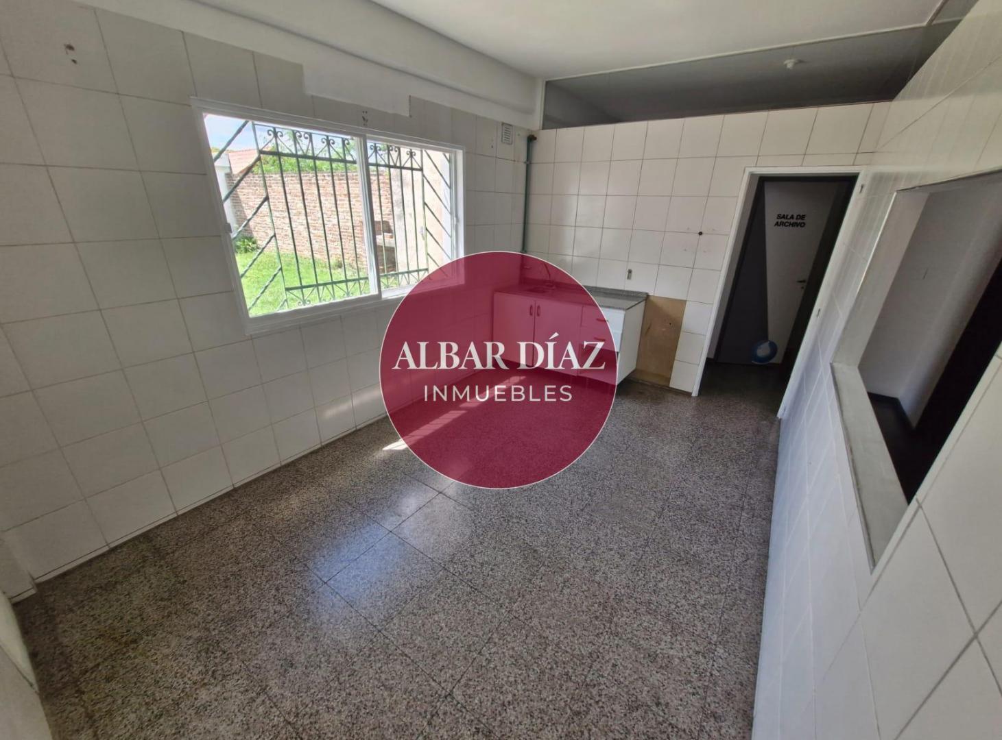 Foto de ALQUILER COMERCIAL A 2 CUADRAS DE AV. RAFAEL NUÑEZ, imagen 2