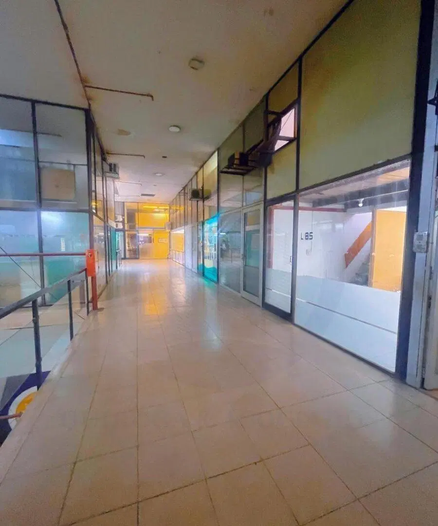 Alquiler LOCAL COMERCIAL GALERIA DE LAS AMERICAS 1