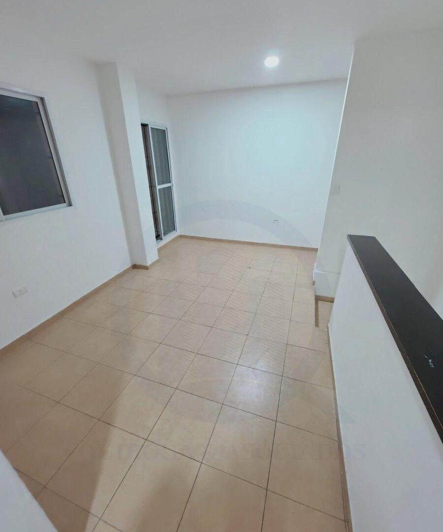 ALQUILER DPTO 2 DORMITORIOS CON TERRAZA EN PLANTA ALTA EN B° PUEYRREDON