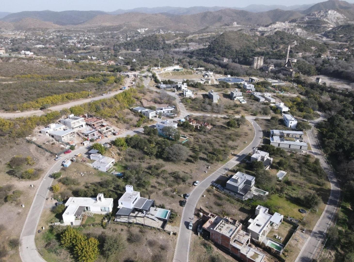 Foto de LOTE EN VENTA EN COLINAS DE LA DESEADA - LA CALERA / 830 M², imagen 3