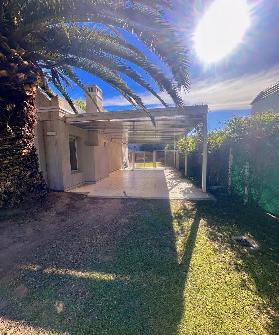 Foto de ALQUILER CASA DE 3 DORMITORIOS EN COUNTRY SAN ISIDRO - VILLA ALLENDE, imagen 5