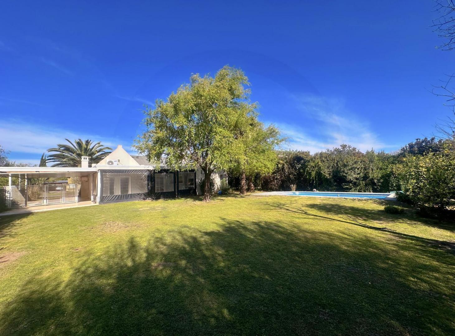 Foto de ALQUILER CASA DE 3 DORMITORIOS EN COUNTRY SAN ISIDRO - VILLA ALLENDE, imagen 4