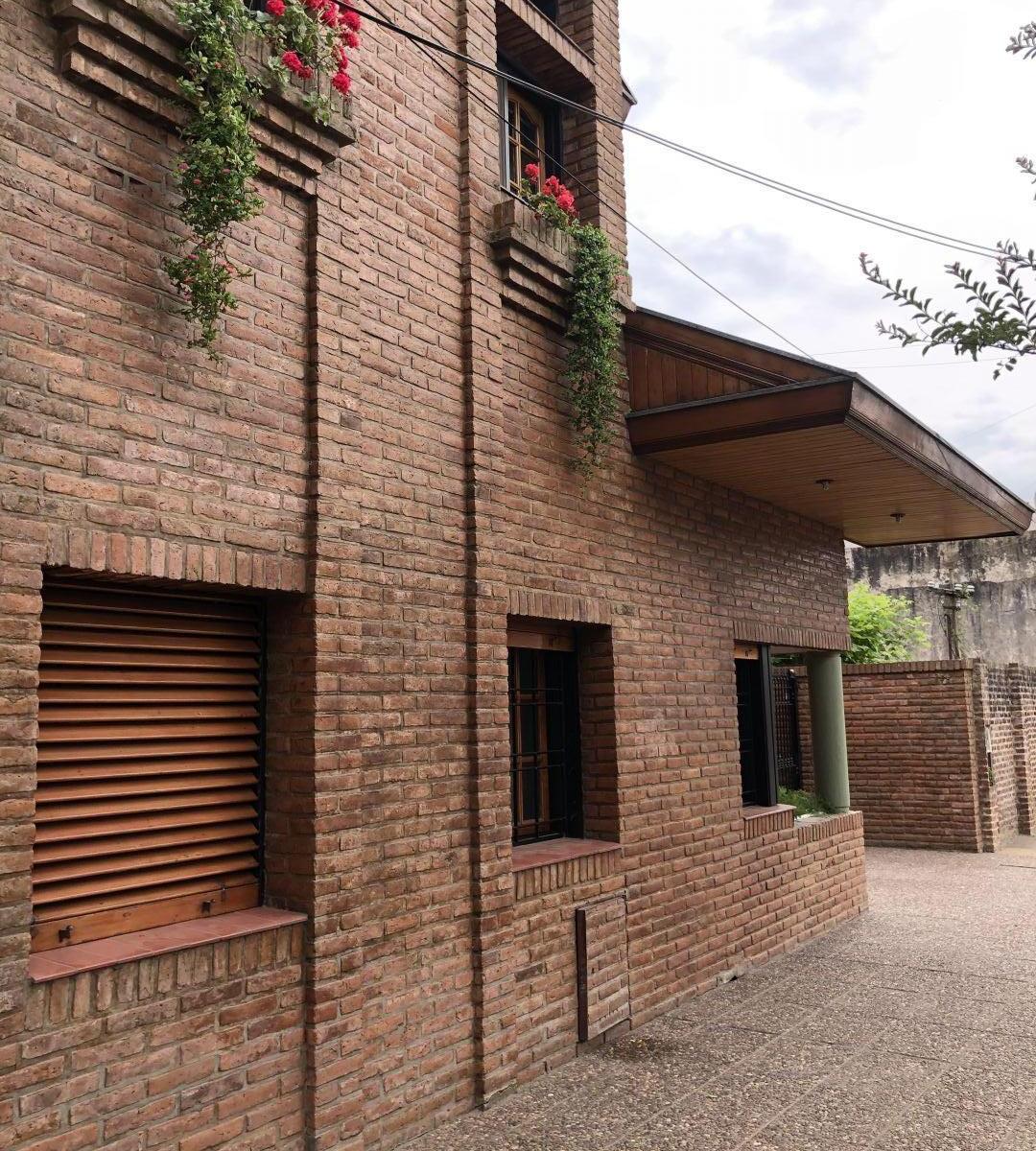 Casa 7 Ambientes o Mas. | Aristobulo del Valle Al 200 3