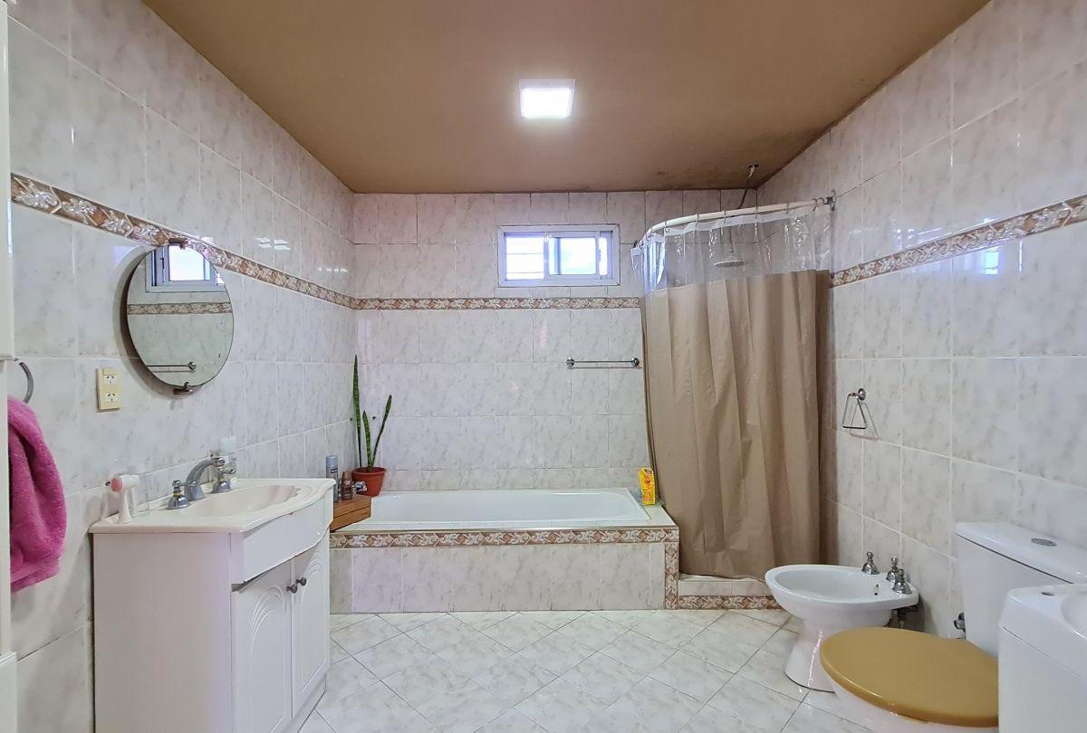 Casa 6 Ambientes. | Alberdi Al 600 2
