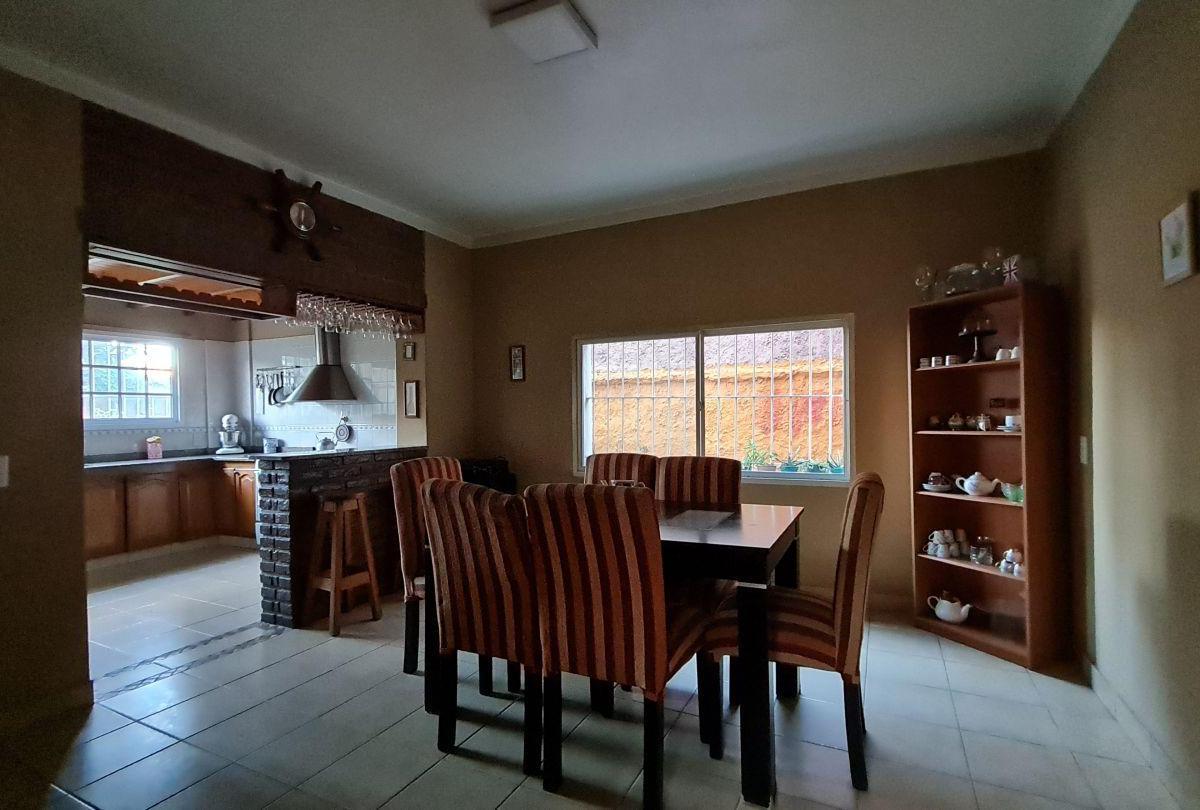 Casa 6 Ambientes. | Alberdi Al 600 1
