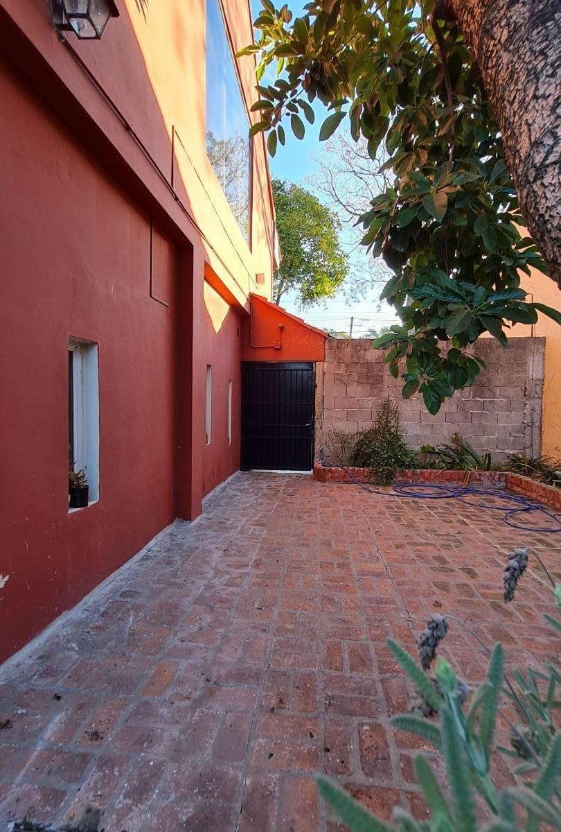 Casa 6 Ambientes. | Alberdi Al 600 5