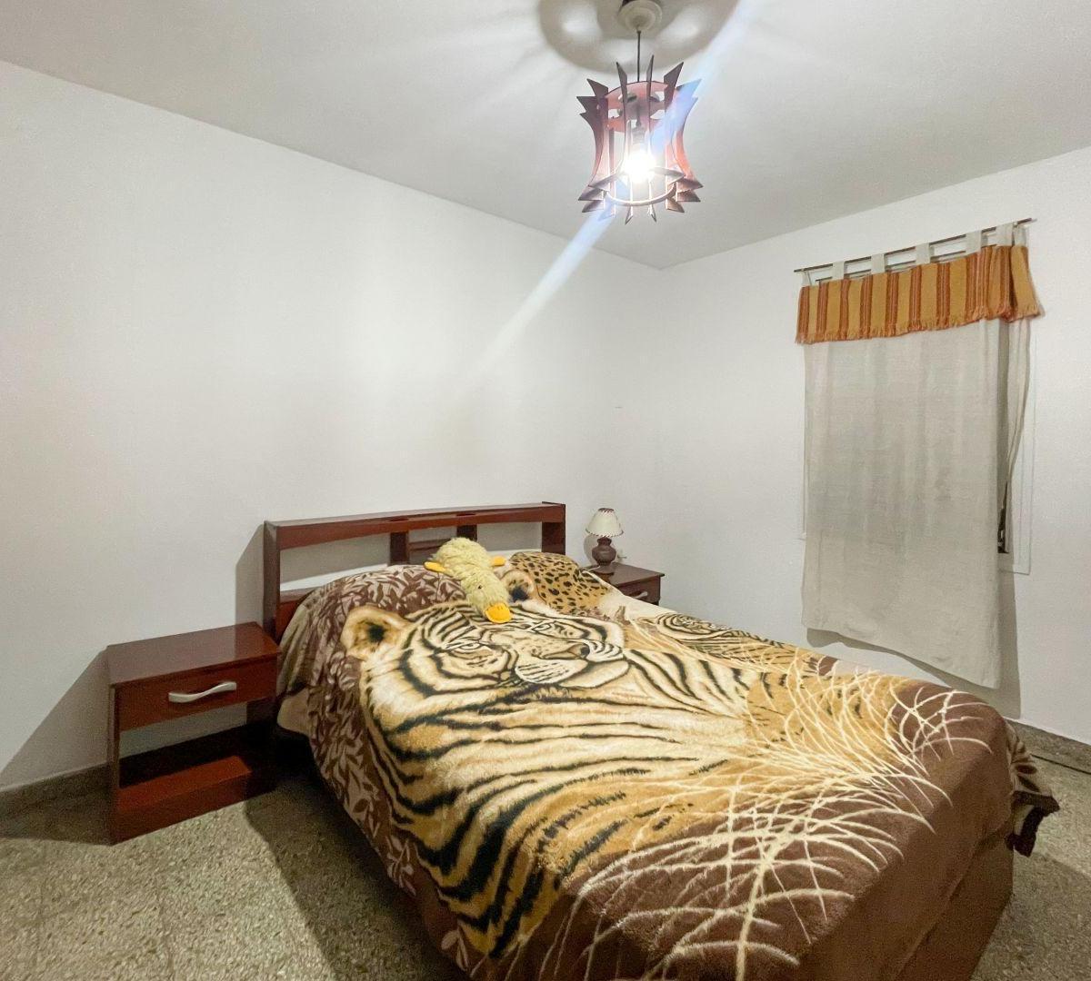 Casa 5 Ambientes. | Subteniente Juan Omar Abraham Al 2300 1